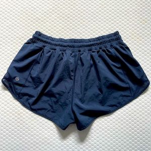 Lululemon Hotty Hot Shorts 2.5”